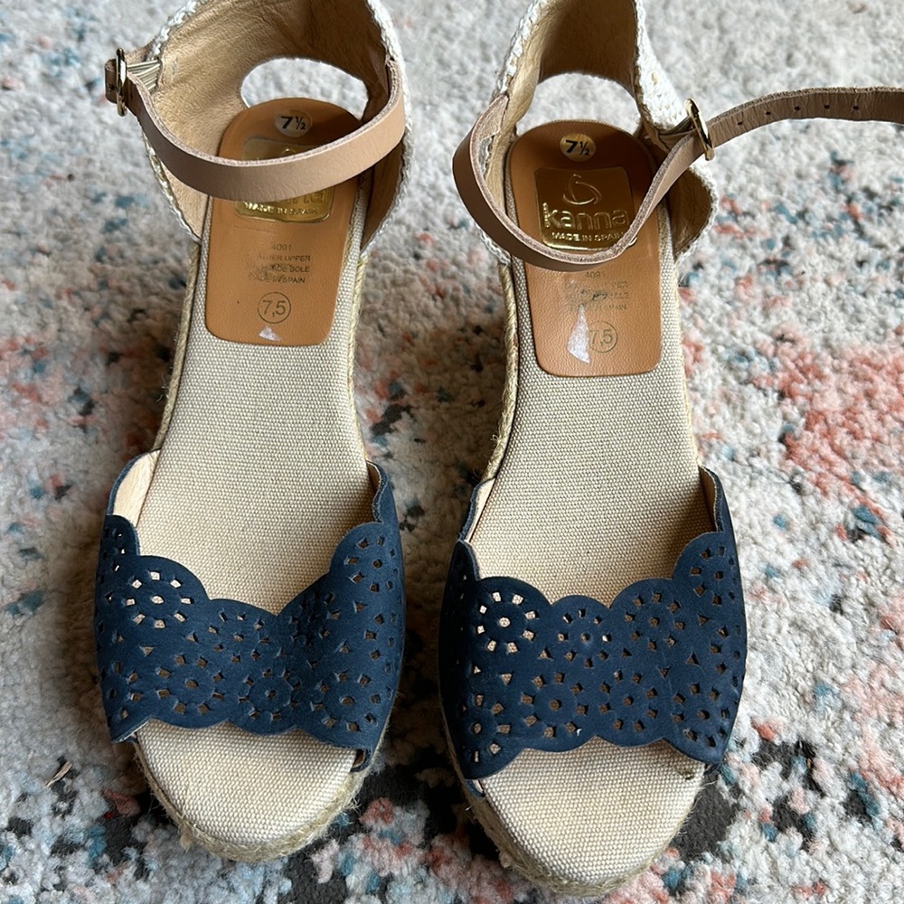 Kanna Wedge Sandals Size 7.5